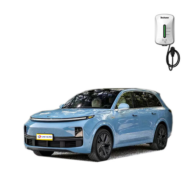 Le grand SUV de LiL8 pour ménage. Rétroviseur électrique réglable.