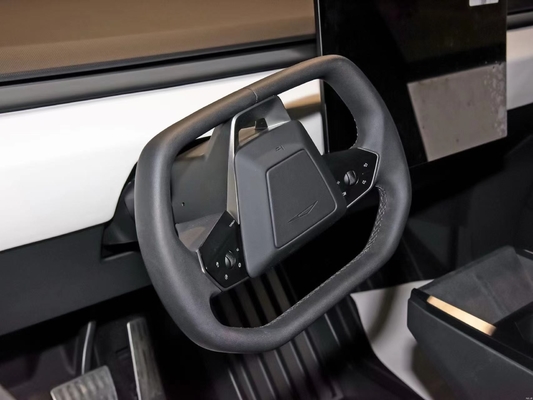 Camion électrique tout-terrain Silver Tesla Cyber avec carrosserie en acier et vitesse maximale de 180 km/h