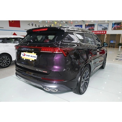 Le SUV de Chery Jetour X70 en 2024 avec chauffage électrique réglable et miroirs pliants.