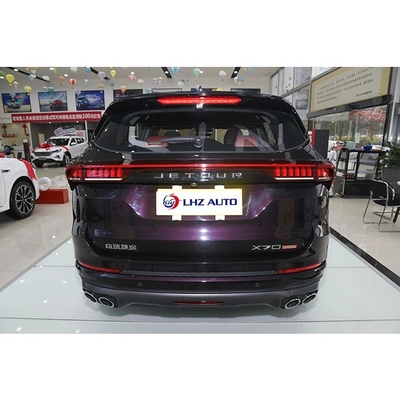 Le SUV de Chery Jetour X70 en 2024 avec chauffage électrique réglable et miroirs pliants.
