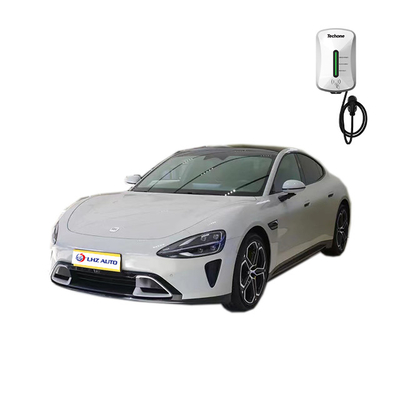 La dernière voiture de sport de Xiaomi Su7 avec batterie au lithium et couple maximal de 838 Nm