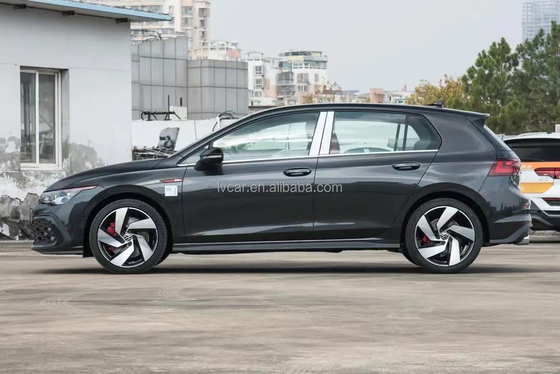 Efficacité et puissance combinées 2023 Volkswagen Golf GTI avec couple maximal 350 Nm