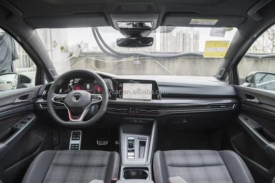 Efficacité et puissance combinées 2023 Volkswagen Golf GTI avec couple maximal 350 Nm