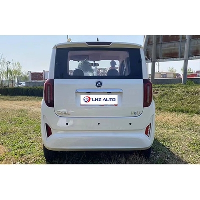Véhicule électrique à basse vitesse à quatre roues avec direction à gauche et batterie lithium-ion