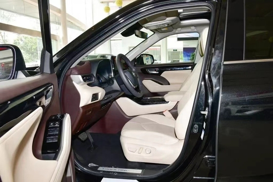 Découvrez l'avenir de la conduite avec l'écran tactile du Toyota Highlander 2023