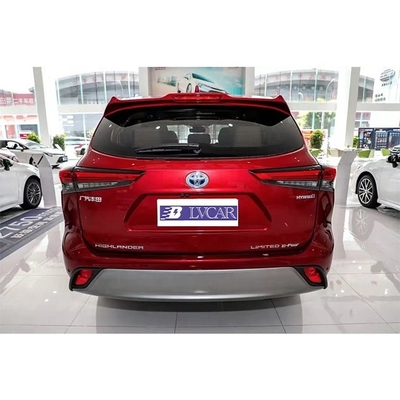 Découvrez l'avenir de la conduite avec l'écran tactile du Toyota Highlander 2023