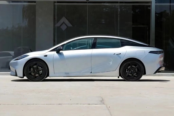 2022 GAC Aian Top voitures de luxe avec toit panoramique et avant 4 arrière 2 radar