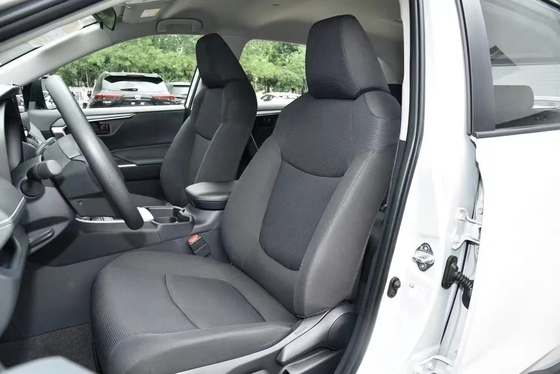 Contrôle de vitesse ACC et position de direction de la manette gauche dans le Toyota RAV4 2023