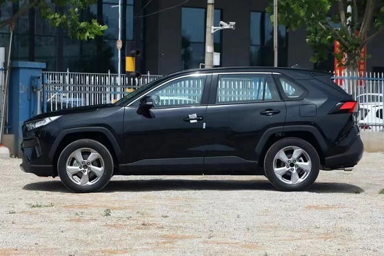 Contrôle de vitesse ACC et position de direction de la manette gauche dans le Toyota RAV4 2023