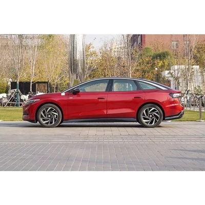 La berline sportive Volkswagen ID7 A 2024 avec une puissance maximale de 150 kW et une vitesse maximale de 155 km / h