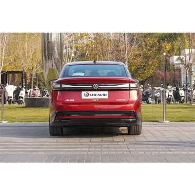 La berline sportive Volkswagen ID7 A 2024 avec une puissance maximale de 150 kW et une vitesse maximale de 155 km / h