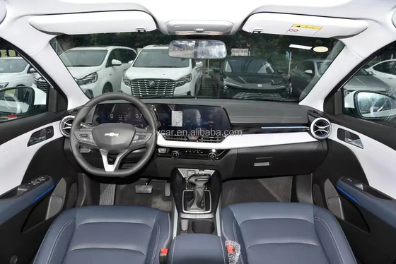 Améliorez votre trajet avec l'intérieur en cuir électrique de la berline Chevrolet Cruze Compact