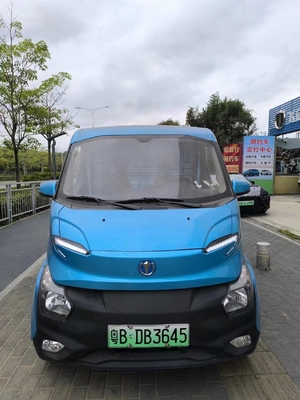 LED Electric Light Van 40000 km kilométrage sièges en cuir et fonctionnalités multiples