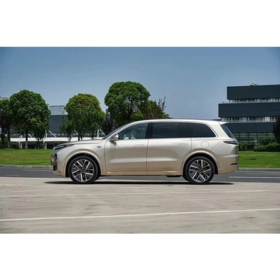 Li L9 La voiture chinoise à longue endurance et à 6 places hybride rechargeable est maintenant en Russie