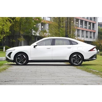 La berline de 2024 de la classe A de Wuling Motors avec une vitesse maximale de 145 km/h et une longue endurance