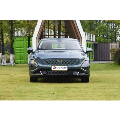 Longue portée batterie au lithium Wuling Starlight Hybrid Sedan Classe A 5 sièges Véhicule à énergie