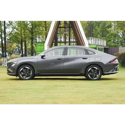 Découvrez le luxe avec la berline hybride Starlight 2024 de Wuling à 5 portes et 5 places