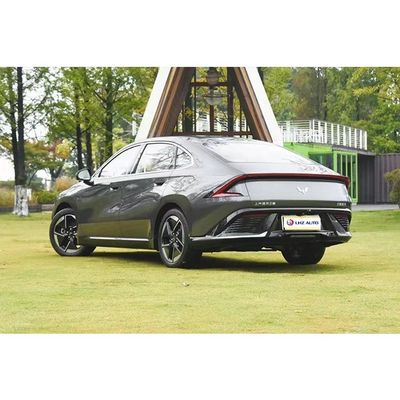 Découvrez le luxe avec la berline hybride Starlight 2024 de Wuling à 5 portes et 5 places