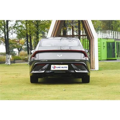 Découvrez le luxe avec la berline hybride Starlight 2024 de Wuling à 5 portes et 5 places