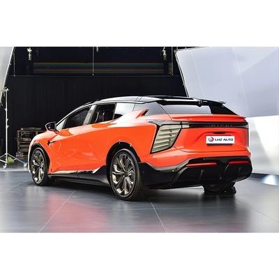 Vitesse maximale de 200 km/h et capacité de 5 places Hiphi X le Mecha Guerrier du futur