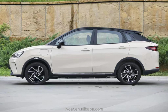 318-401 Km Long Range SUV électrique voiture pour adultes Neta Aya 2024 Nezha Aya Volant gauche
