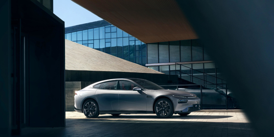 Xpeng P7 Ev 5 places SUV électrique avec couleur intérieure sombre et type de moteur turbo