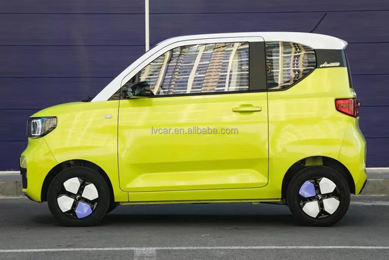 Range de croisière de 120-170Km Wuling Mini voiture électrique avec structure de carrosserie 3 portes 4 places