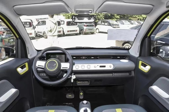 Volant gauche Wuling Hongguang Mini Véhicule électrique pur pour un trajet respectueux de l'environnement