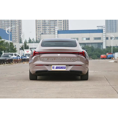 La voiture énergétique révolutionnaire de Nezha S avec une autonomie de 1 160 km et un régulateur de vitesse ACC