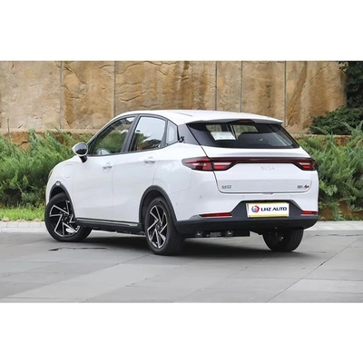 Petite voiture SUV électrique Neta Nezha Aya EV 2024 Voiture électrique de passagers 38.88 kWh batterie