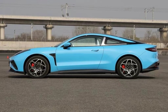 Pure Electric 2024 Nezha GT Sport Car 600 km portée 2 portes et couple maximal de 620 N.m.