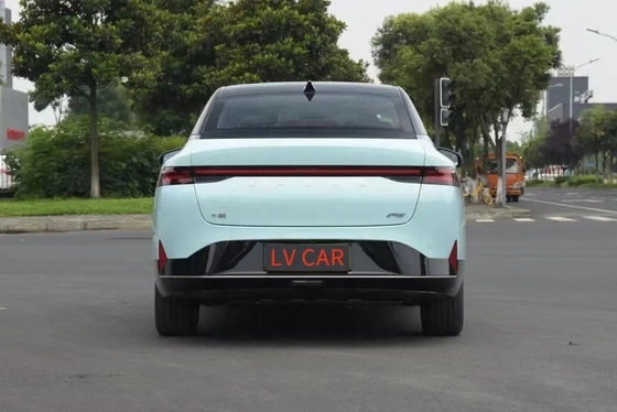 Découvrez la puissance du Xpeng P5 Un véhicule électrique 3 cylindres conçu