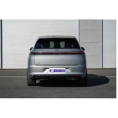 LiXiang L7 modèle à quatre roues motrices système de divertissement multi-fonction du volant de voiture