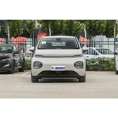Volant gauche Wuling Baojun Hatchback populaire et abordable à cinq portes et cinq places