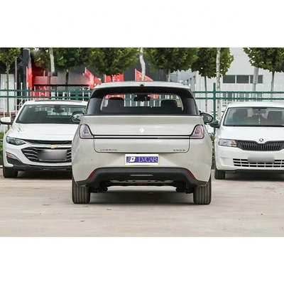 Volant gauche Wuling Baojun Hatchback populaire et abordable à cinq portes et cinq places