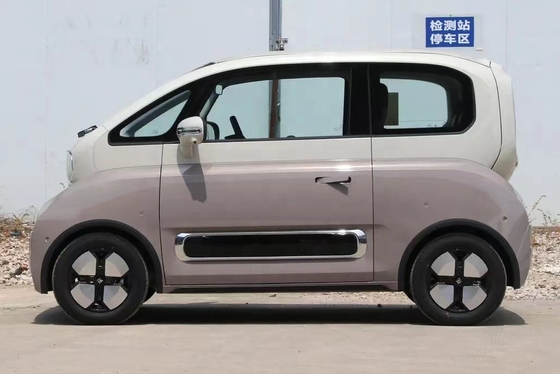 Véhicule purement électrique à moteur Wuling élevé avec une autonomie de croisière de 305 km et un mode de conduite en roue libre