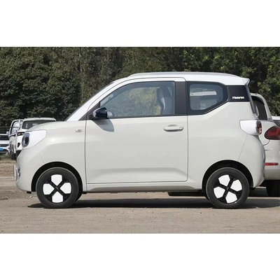 Véhicules énergétiques Wuling Micro EV VUS électrique Voiture à 4 sièges et taille 3059x1521x1614mm