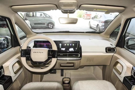 Écran tactile Wuling Baojun 4 portes 5 places Véhicule énergétique avec 4 rapports avant