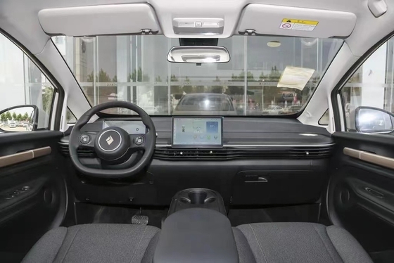 Autonomie de 460 km Véhicule purement électrique avec radar avant 6 arrière 6 et contrôle de vitesse normal