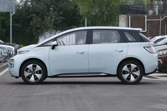 Autonomie de 460 km Véhicule purement électrique avec radar avant 6 arrière 6 et contrôle de vitesse normal