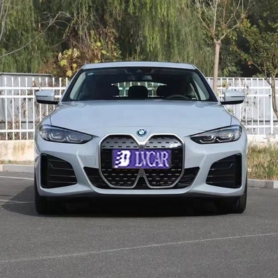BMW i4 Le véhicule de performance de luxe équipé d'ABS qui est un succès auprès des acheteurs