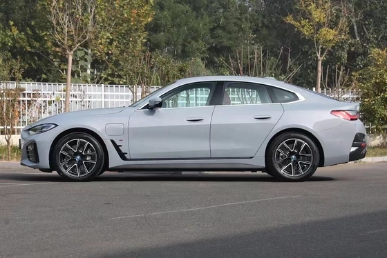 BMW i4 Le véhicule de performance de luxe équipé d'ABS qui est un succès auprès des acheteurs